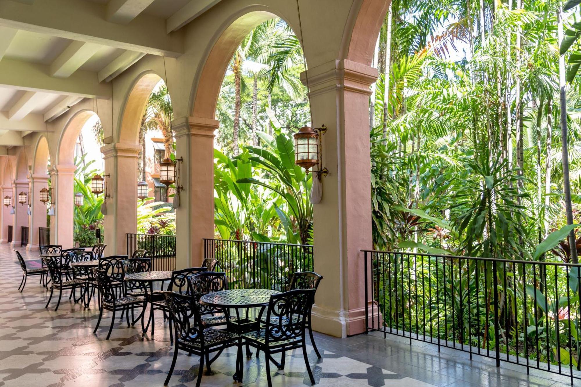The Royal Hawaiian, A Luxury Collection Resort, Waikiki Гонолулу Экстерьер фото