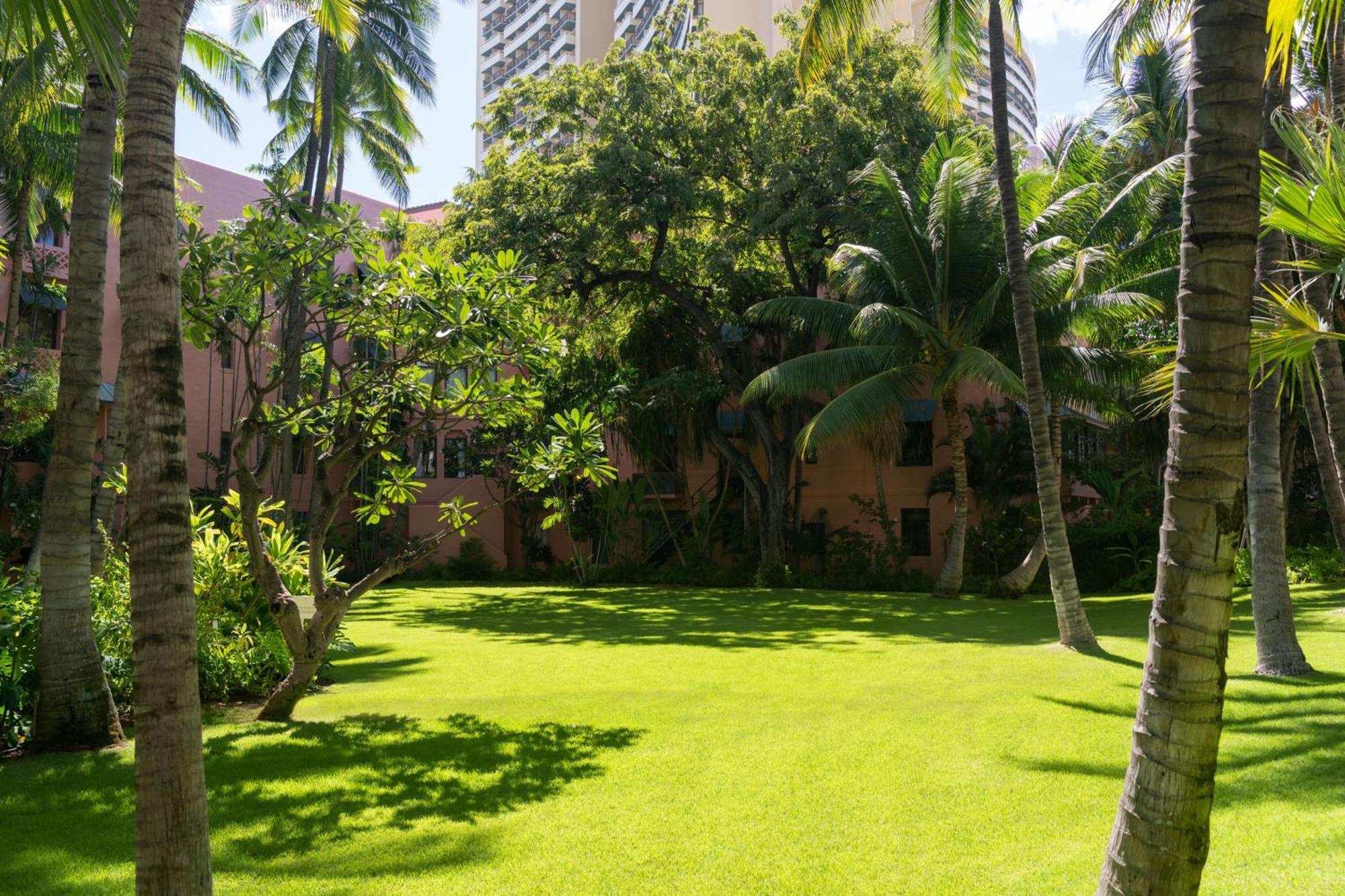 The Royal Hawaiian, A Luxury Collection Resort, Waikiki Гонолулу Экстерьер фото