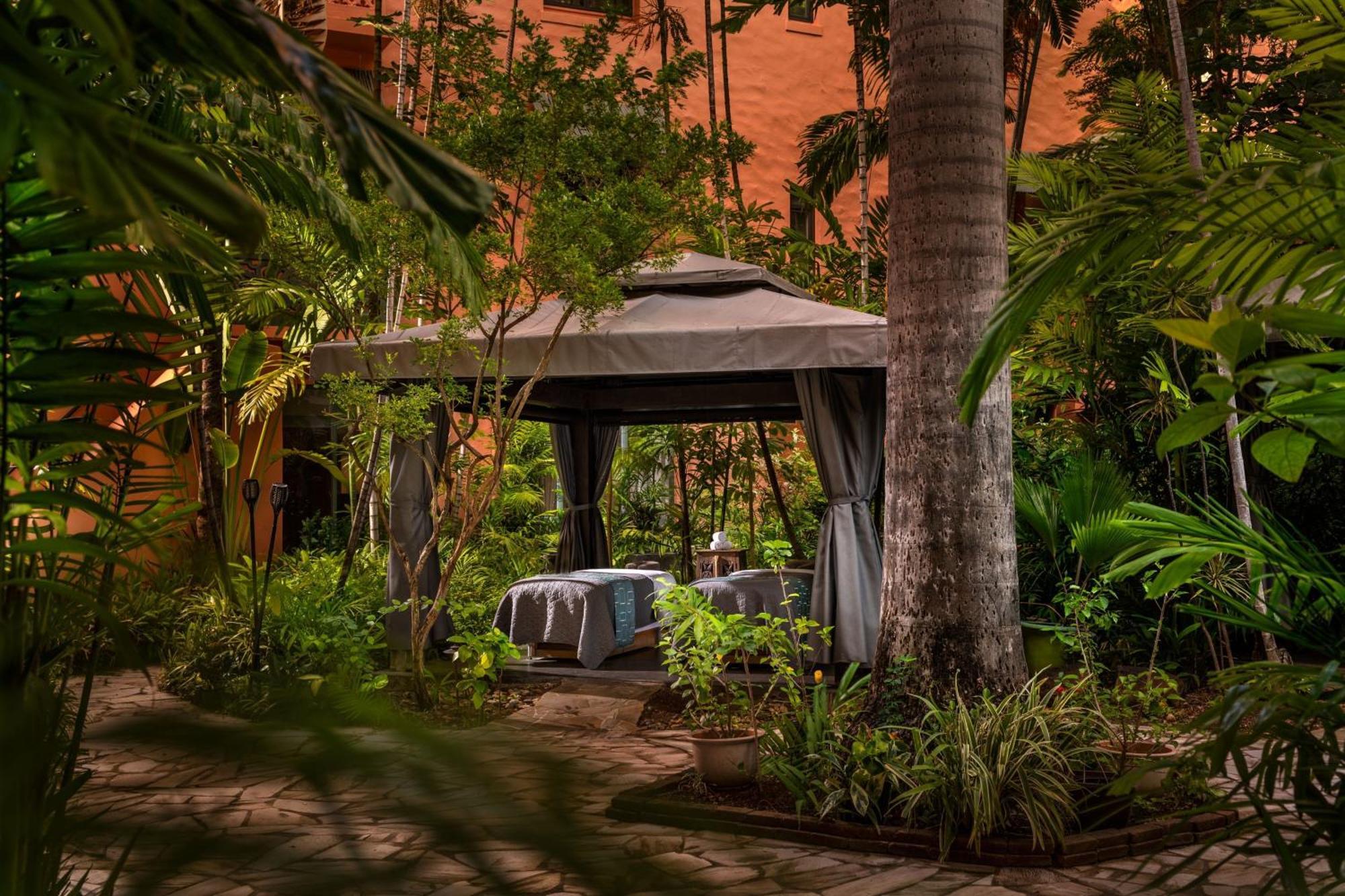 The Royal Hawaiian, A Luxury Collection Resort, Waikiki Гонолулу Экстерьер фото